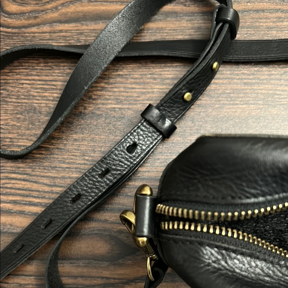 Madewell Black Leather Crossbody Bag - Picture 5 of 8